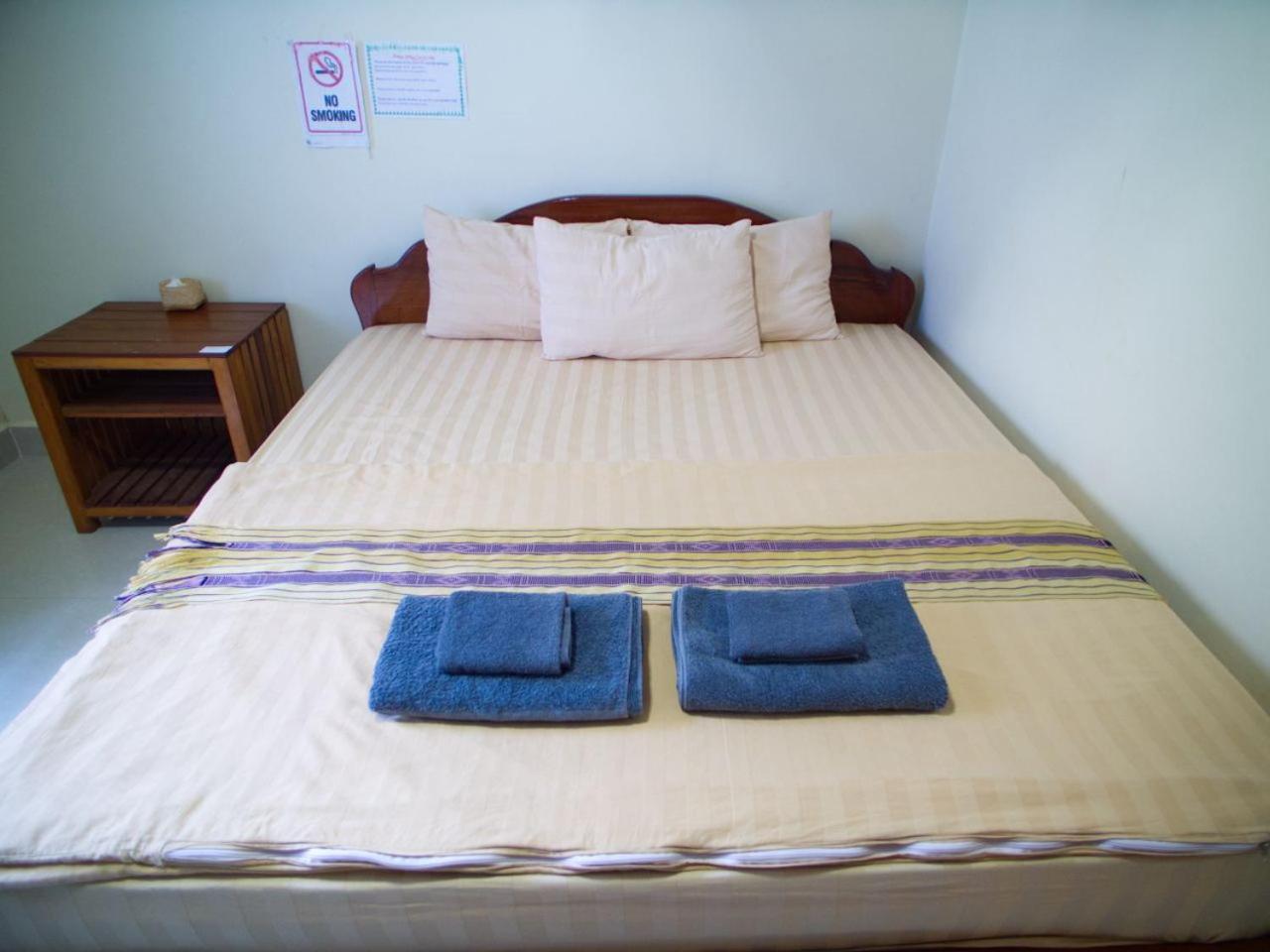 Manel Guesthouse And Restaurant 森莫诺隆 外观 照片
